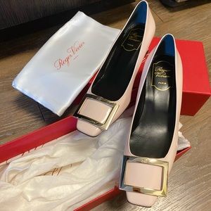 Roger Vivier Belle Trompette patent-leather pumps Pink size37